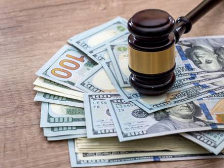 Featured graphic for: Who Pays a Car Crash Injury Settlement?